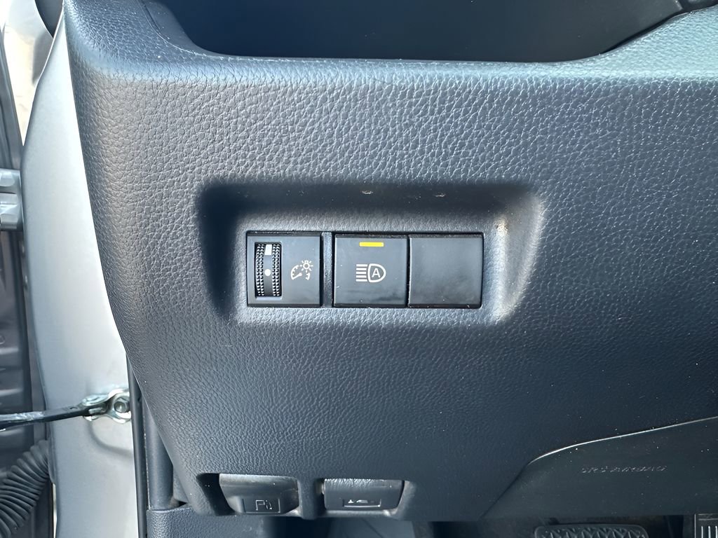 Used 2023 Toyota RAV4 XLE image 17