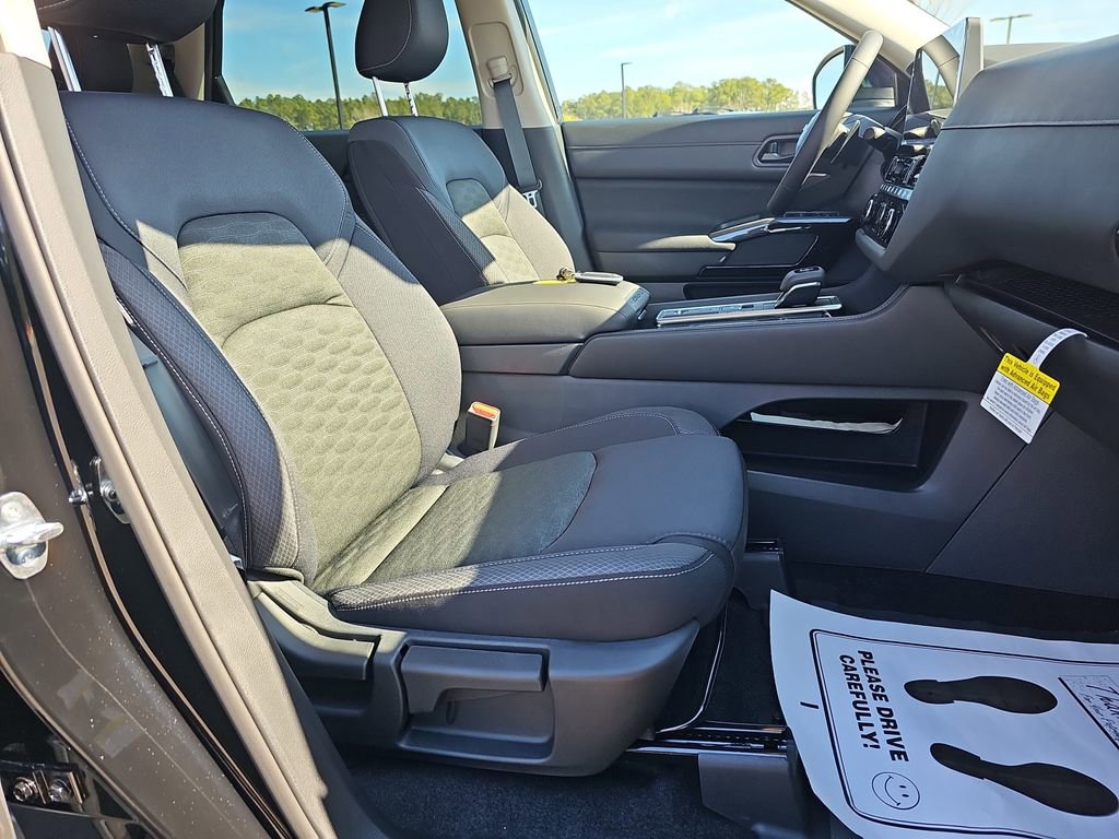 New 2026 Nissan Pathfinder Platinum image 12