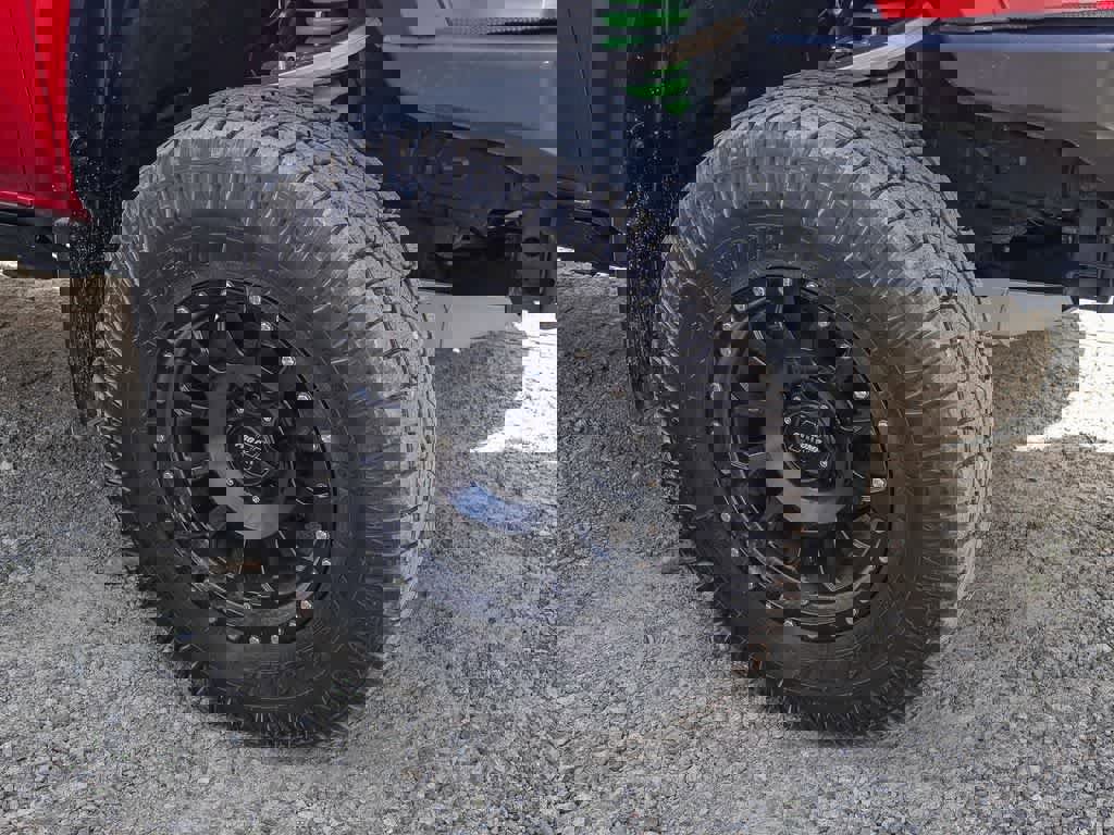 Used 2019 Toyota Tacoma TRD Off-Road w/ Technology Package AWD/4WD image 6