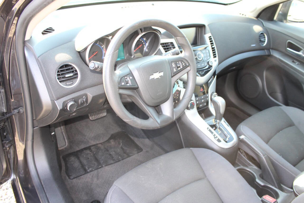 Used 2016 Chevrolet Cruze LT FWD image 13