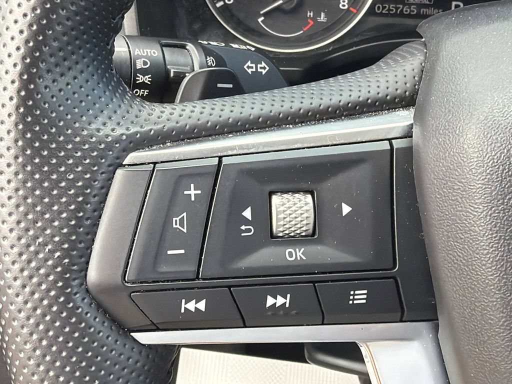 Used 2025 Mitsubishi Outlander SE FWD image 24