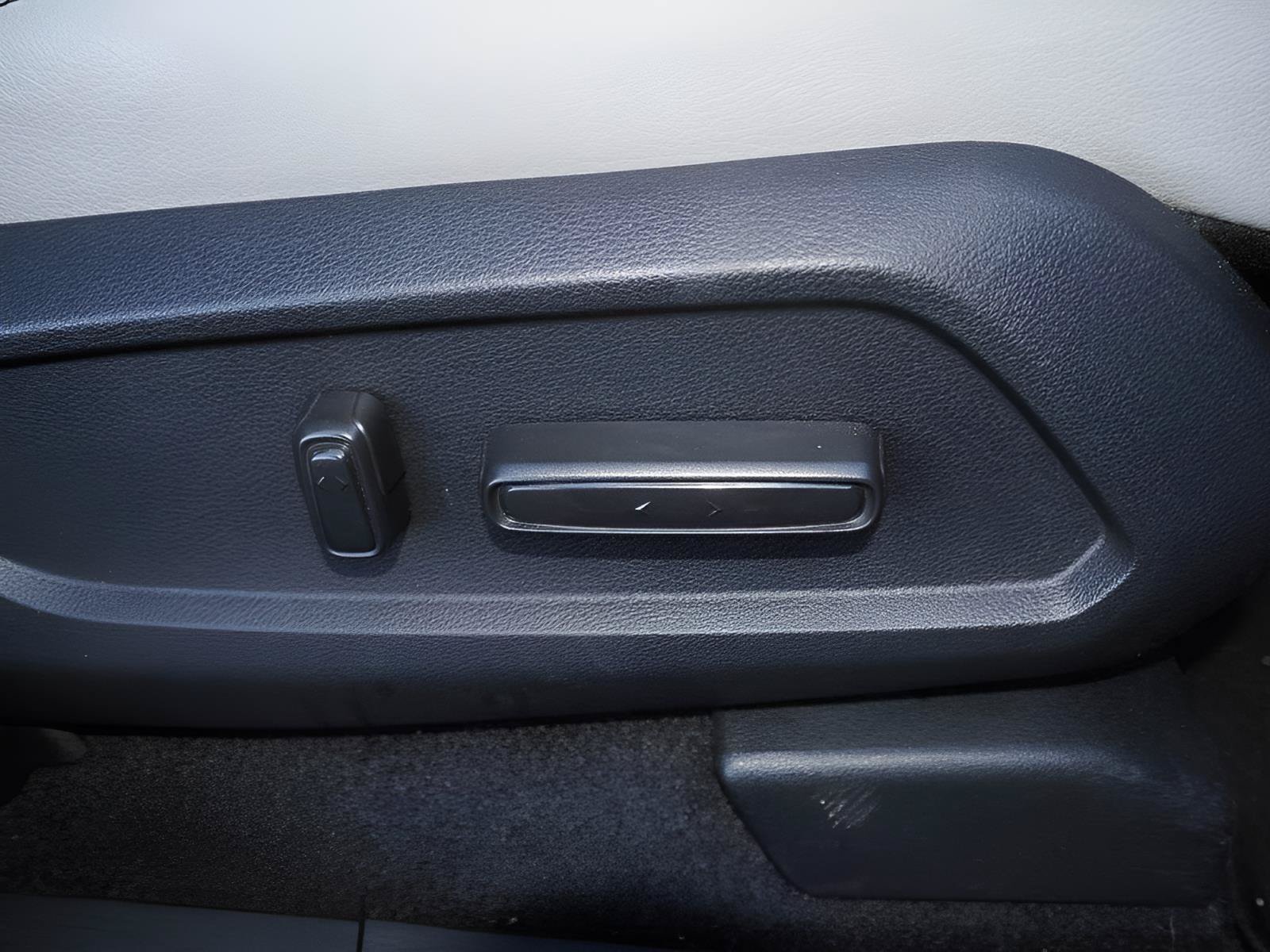 Used 2024 Honda Pilot Touring image 22