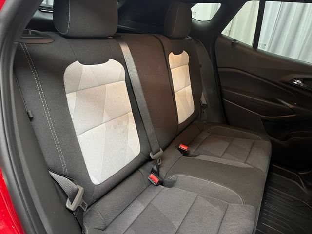 Used 2026 Chevrolet Trax RS w/ Sunroof Package FWD image 14