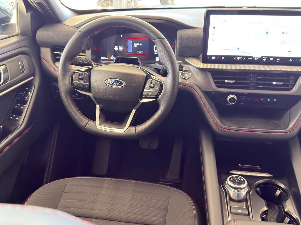 Used 2025 Ford Explorer ST-Line w/ ST-Line Street Pack image 29