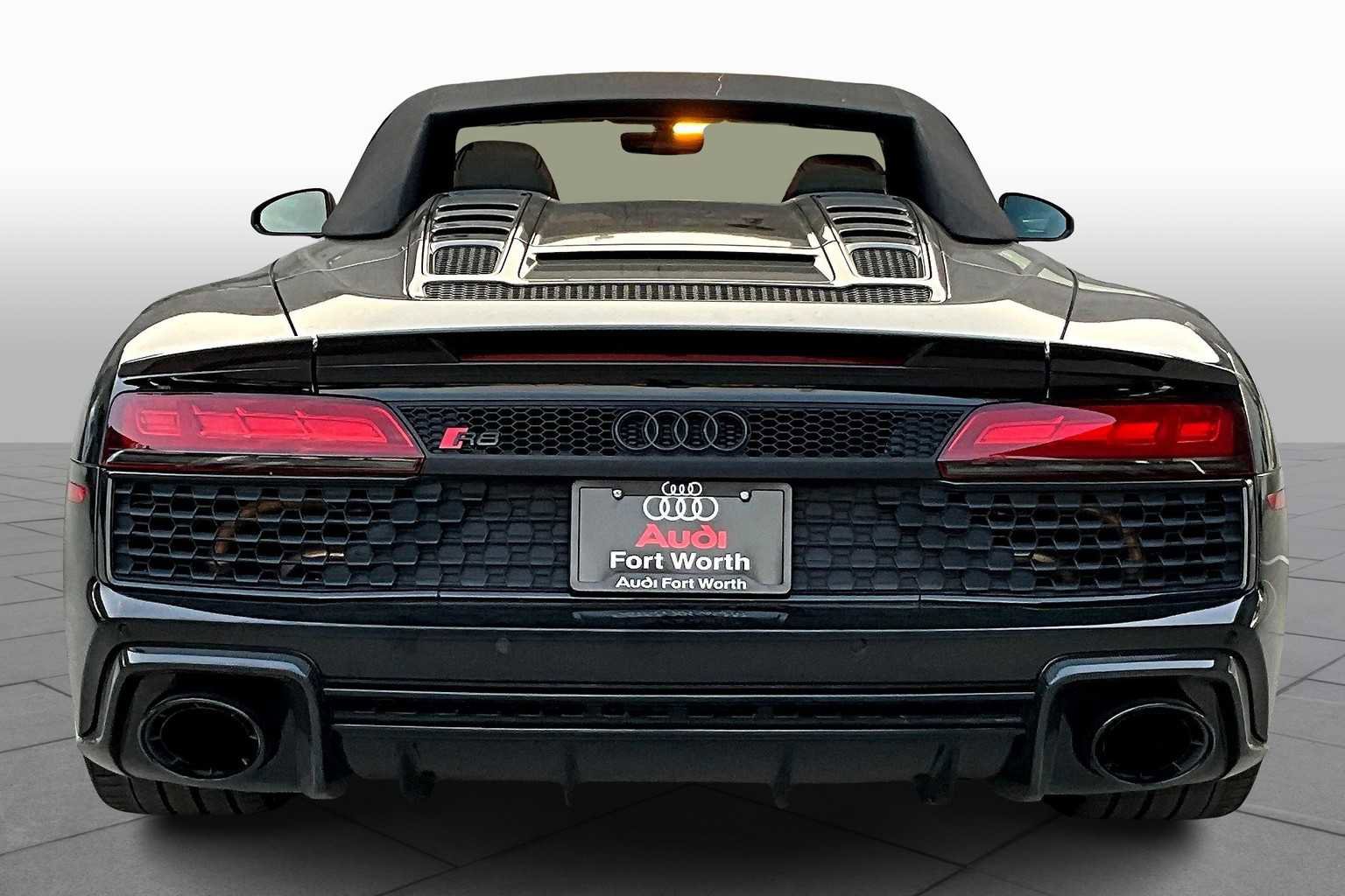 Certified 2023 Audi R8 V10 performance image 4