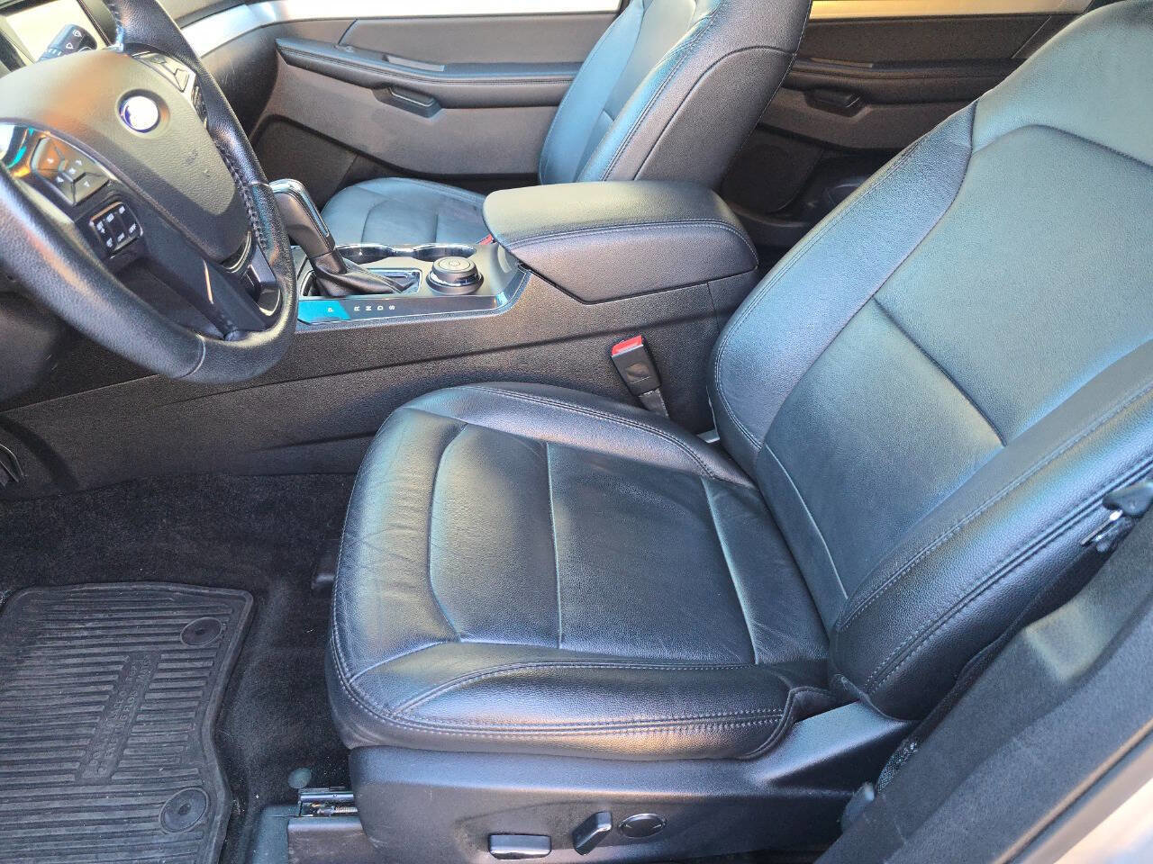 Used 2016 Ford Explorer XLT w/ Equipment Group 202A image 24