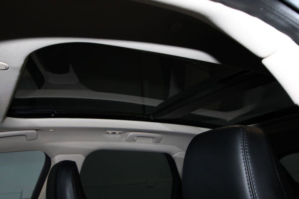 Used 2024 Lincoln Corsair Grand Touring w/ Equipment Group 301A image 21