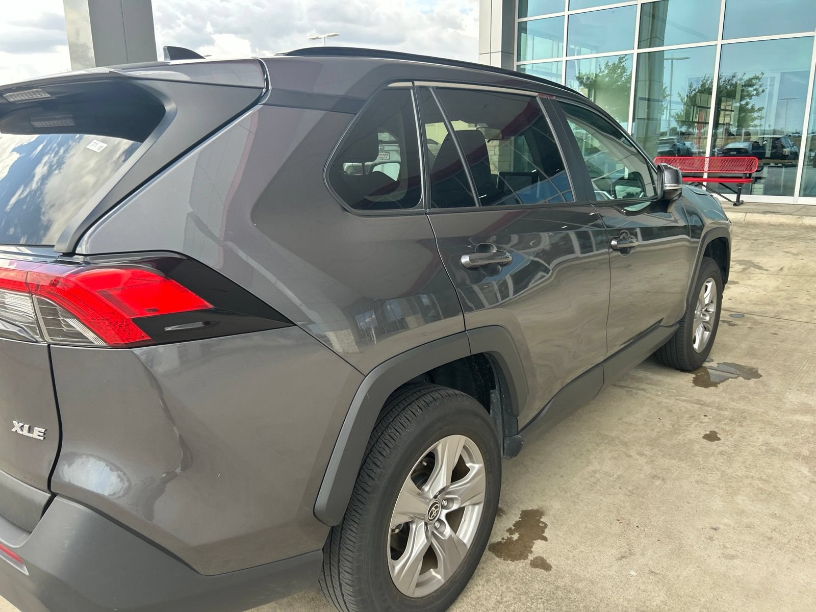 Used 2025 Toyota RAV4 XLE FWD image 10
