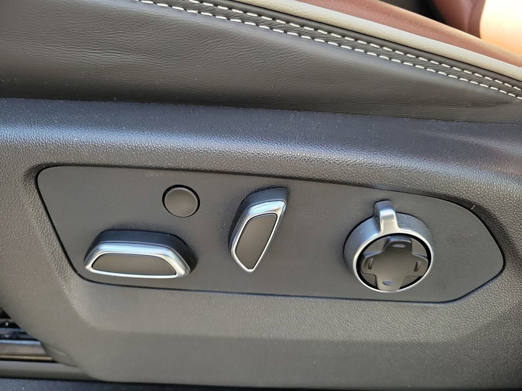 Used 2026 GMC Sierra 2500 Denali Ultimate image 12