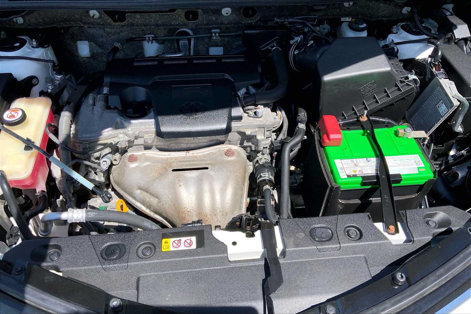 Used 2018 Toyota RAV4 LE AWD/4WD image 29