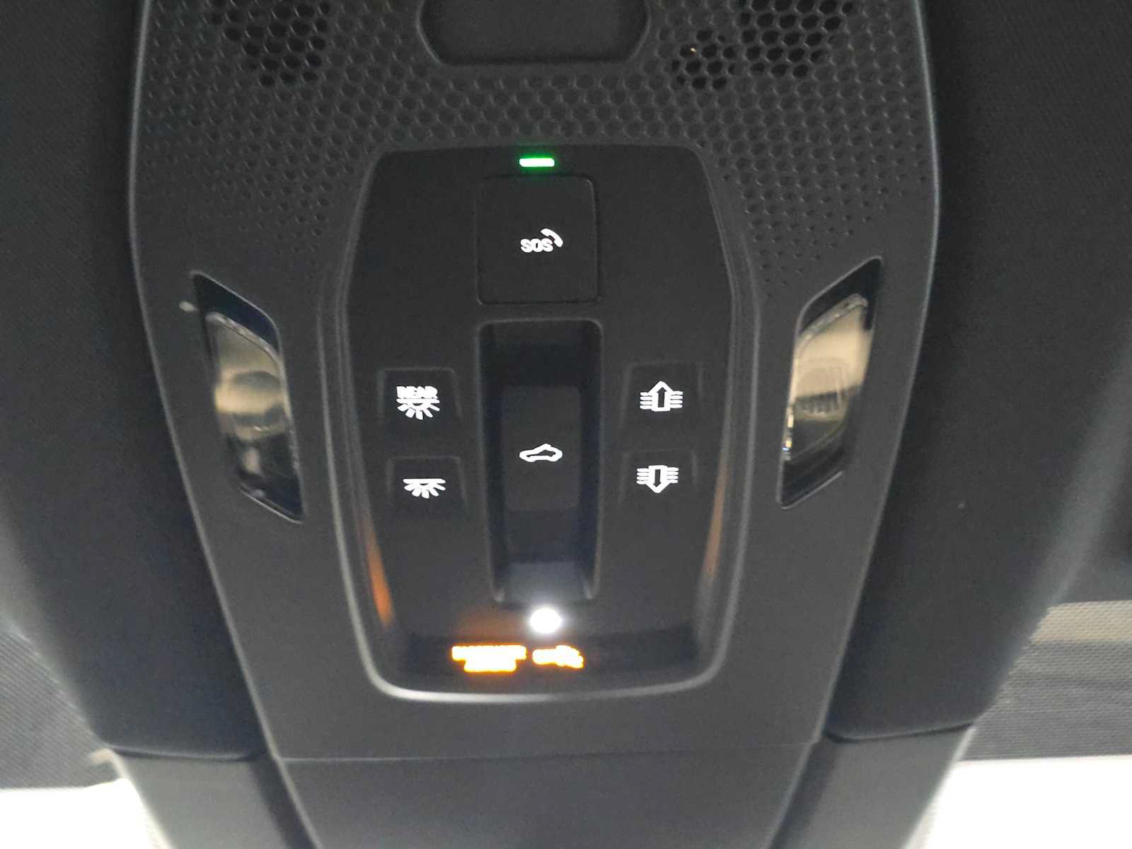 Used 2025 Porsche Macan Electric RWD image 29