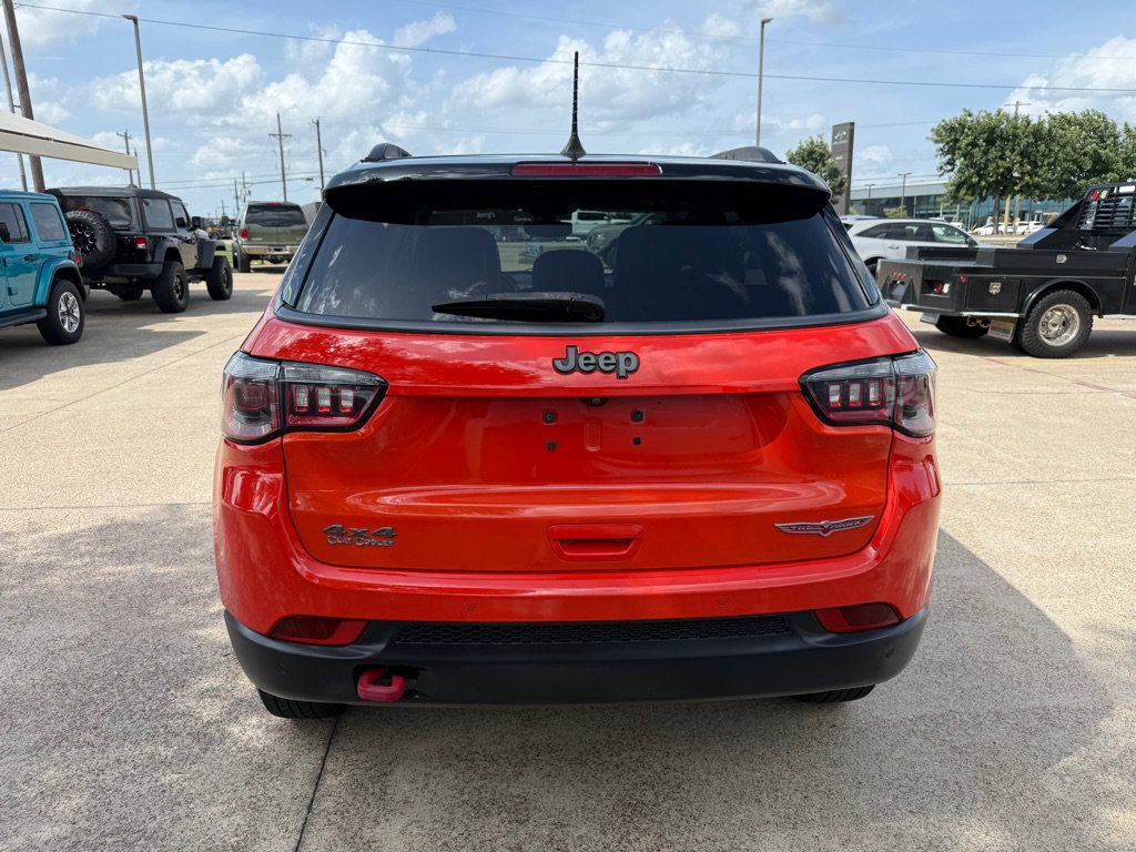 Used 2017 Jeep Compass Trailhawk w/ Leather Interior Group AWD/4WD image 6