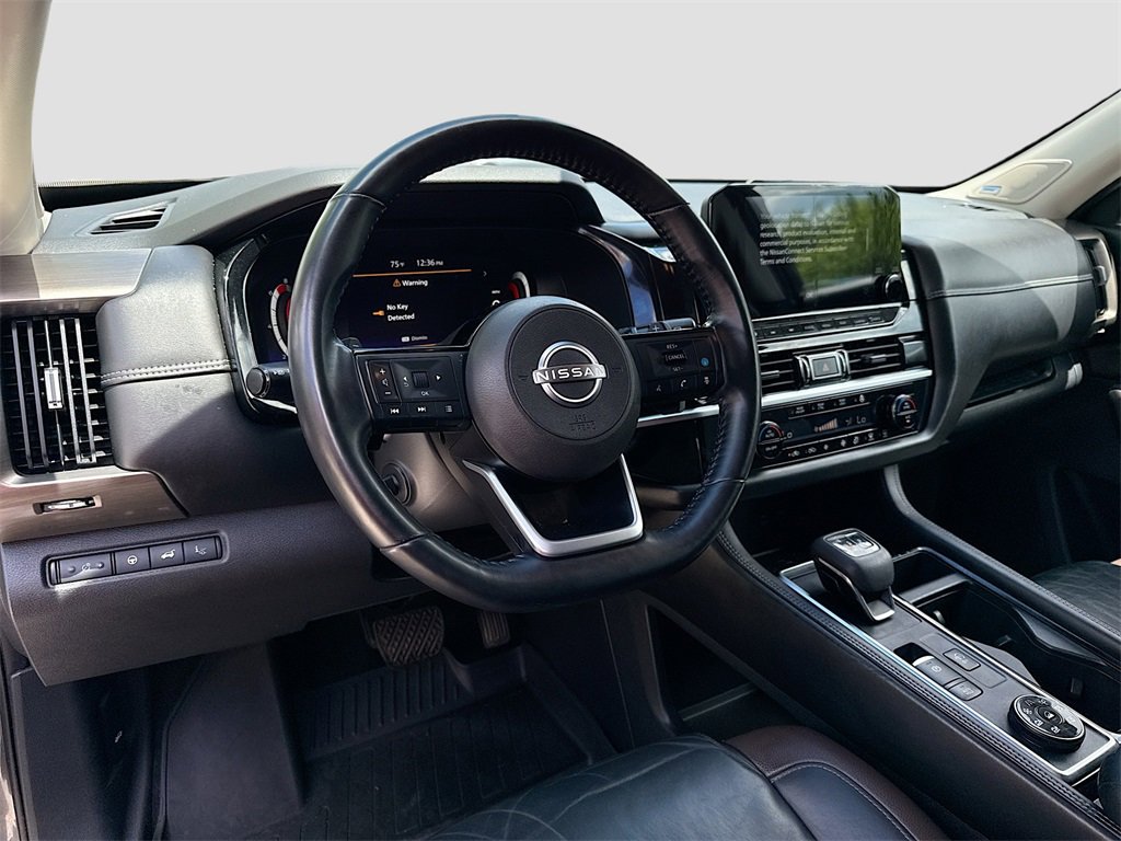 Used 2022 Nissan Pathfinder Platinum w/ Cargo Package image 10