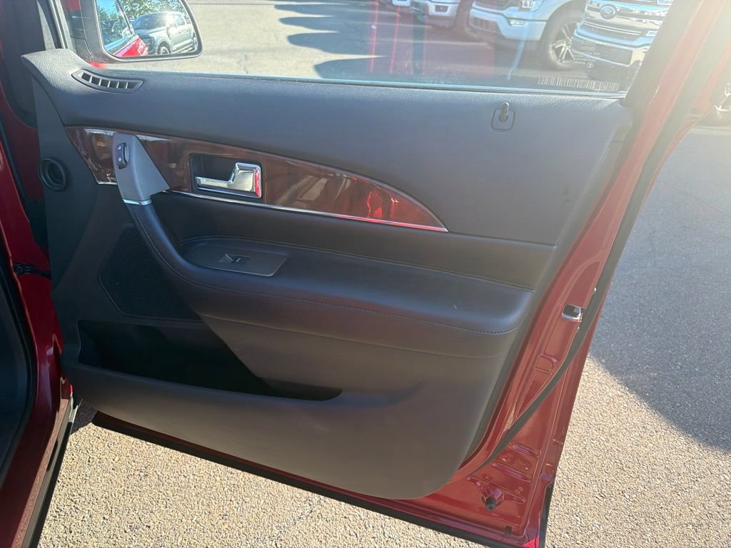 Used 2013 Lincoln MKX AWD image 15