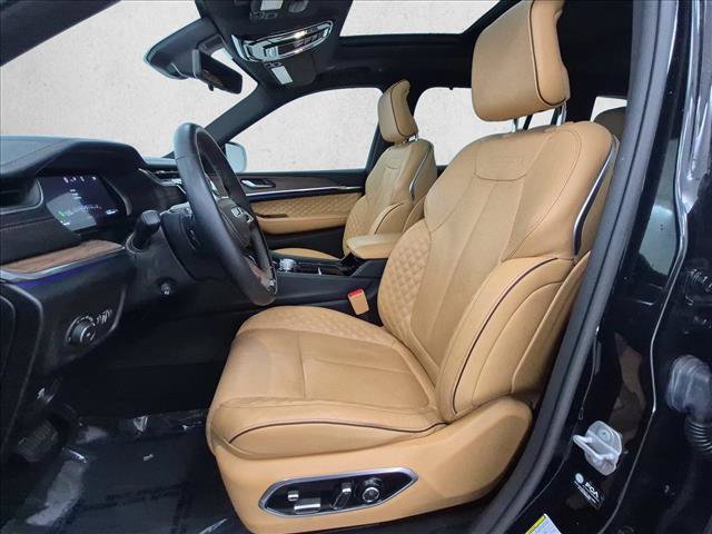 Used 2023 Jeep Grand Cherokee L Summit w/ Advanced Protech Group IV AWD/4WD image 17