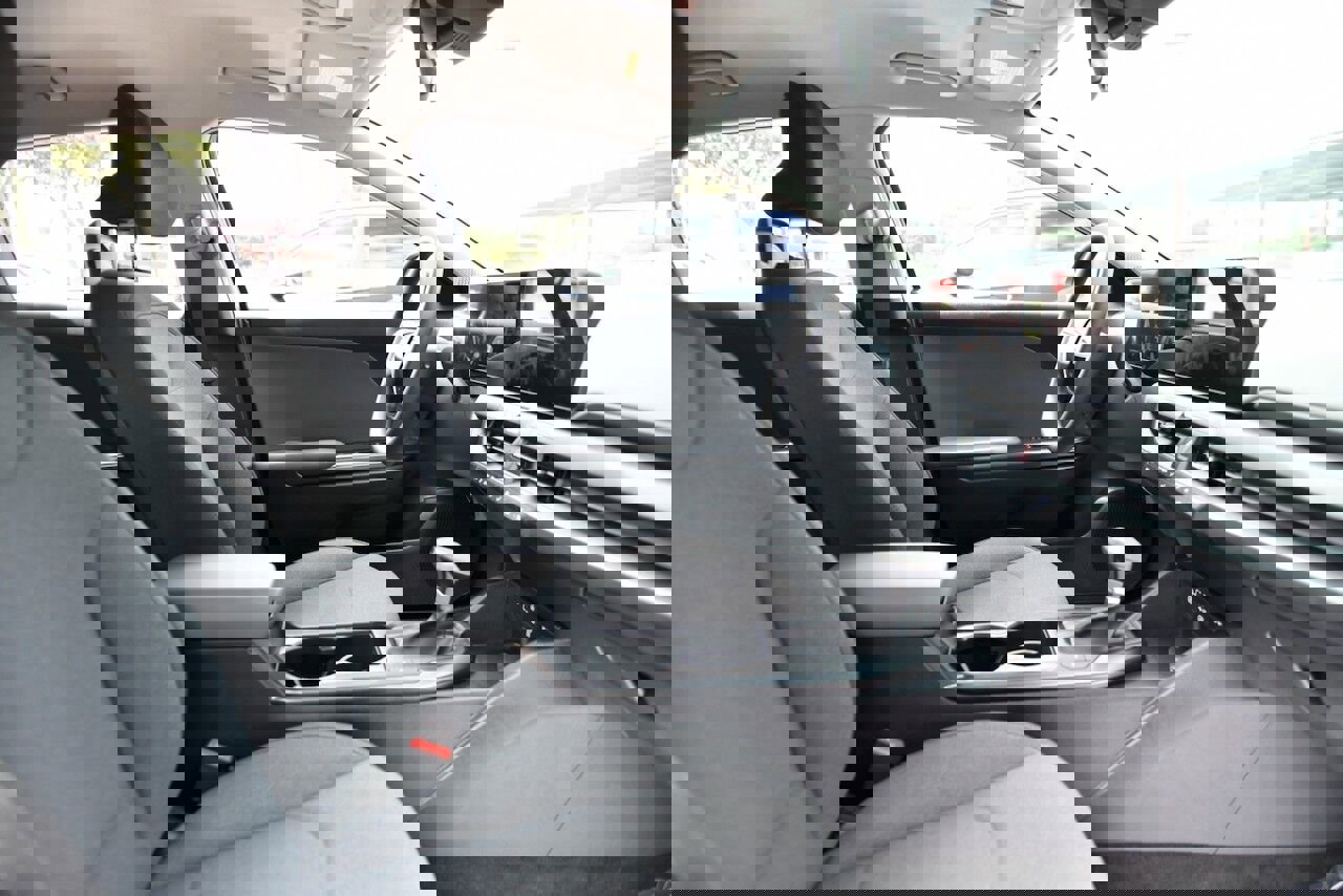 Used 2025 Kia K4 LXS image 16