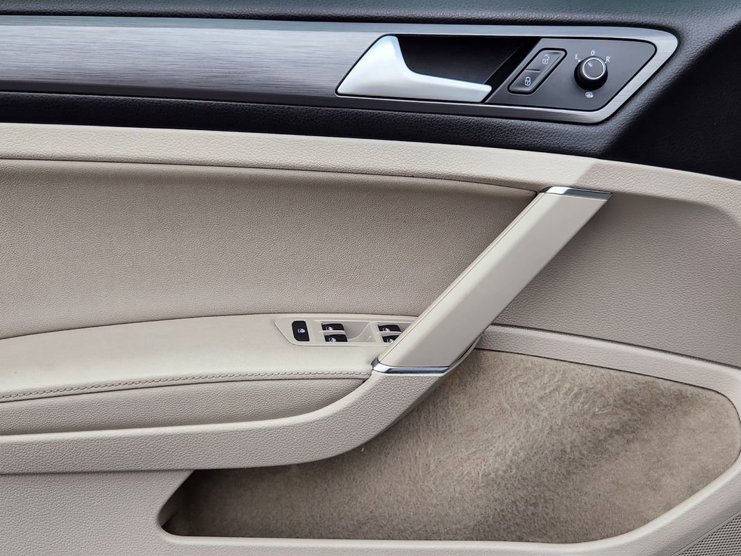 Used 2020 Volkswagen Golf 4-Door image 23