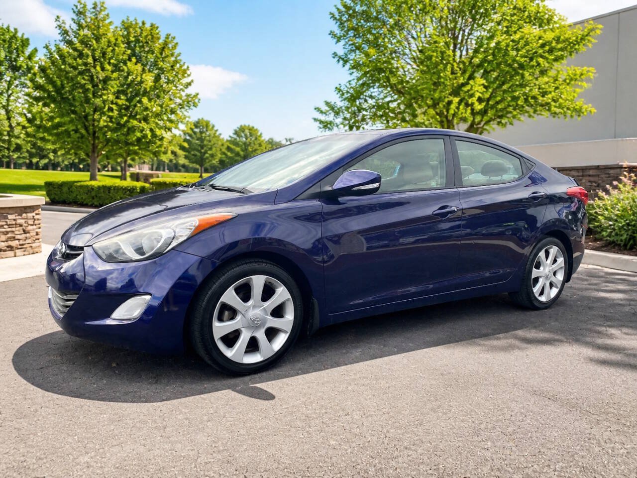 Used 2013 Hyundai Elantra Limited FWD image 1