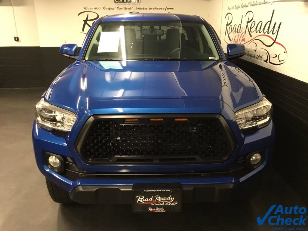 Used 2017 Toyota Tacoma SR5 w/ Tow Package AWD/4WD image 4