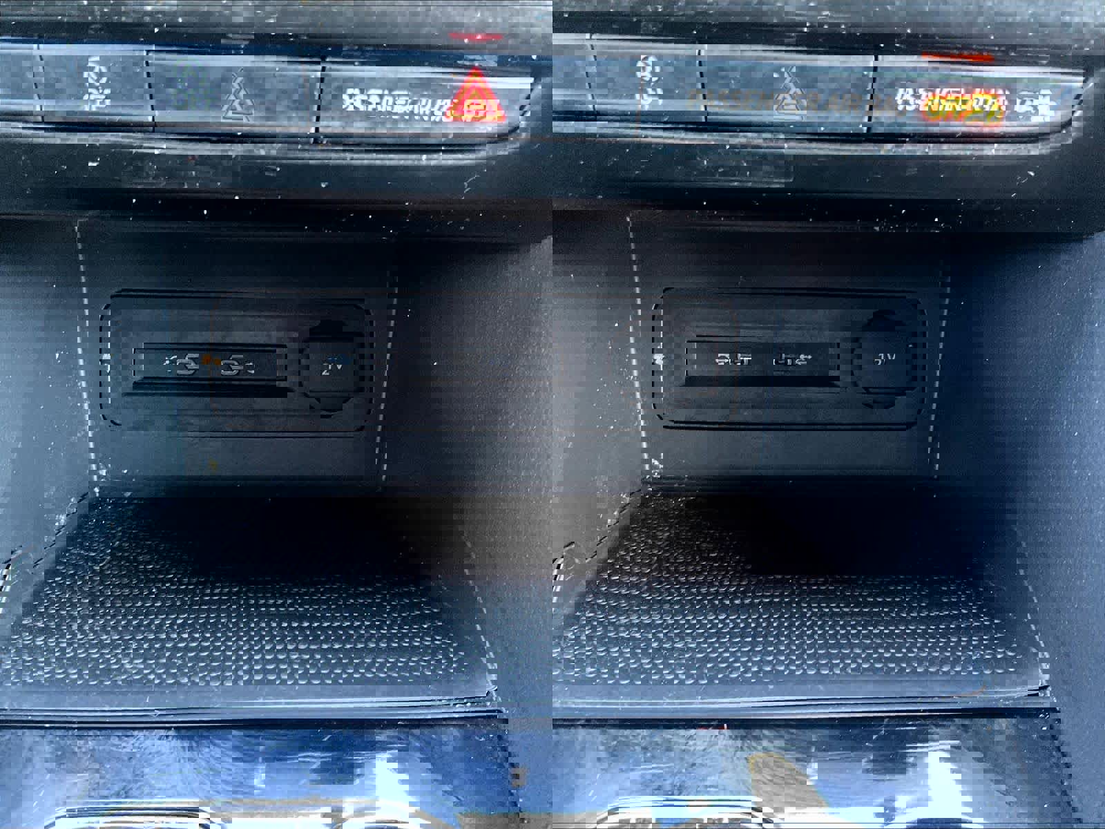 Used 2021 Volkswagen Atlas Cross Sport SEL Premium image 26