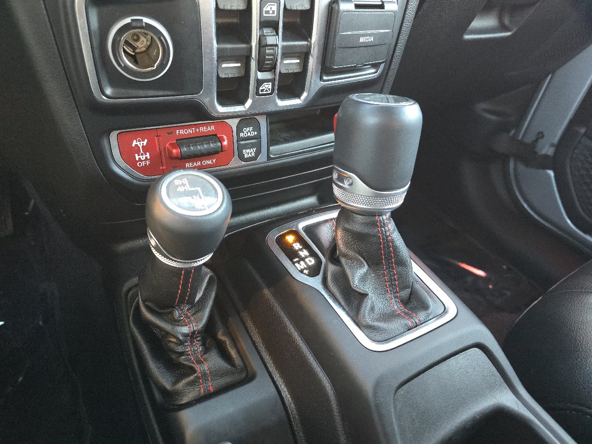 Used 2020 Jeep Gladiator Rubicon AWD/4WD image 36