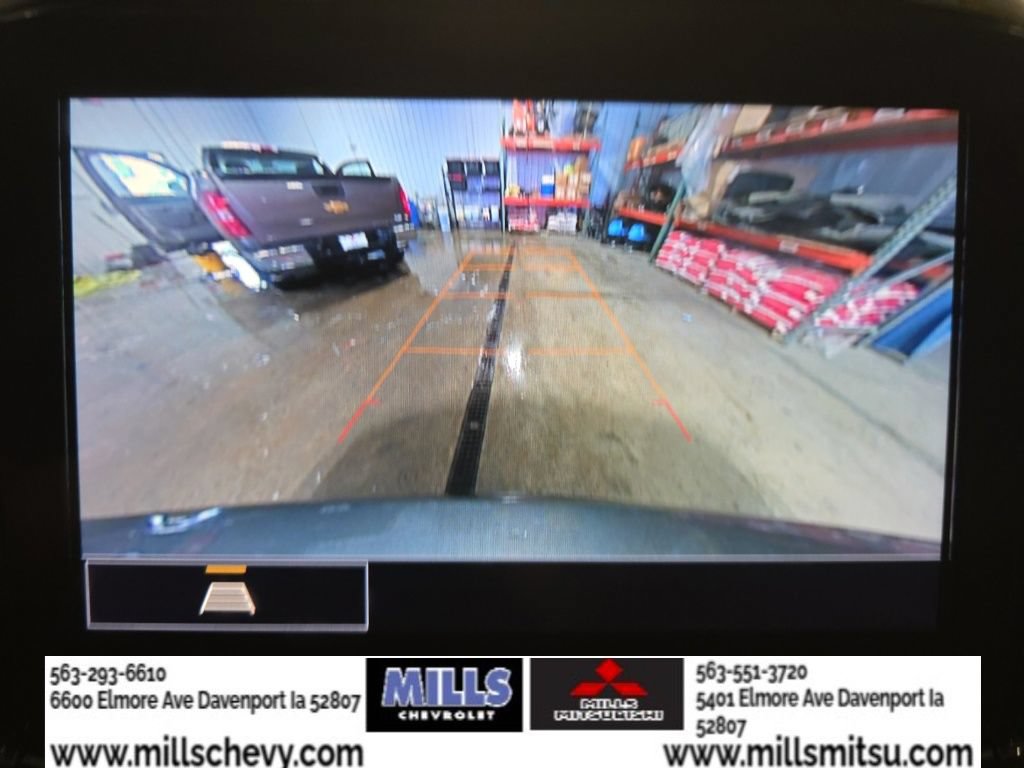 Used 2022 Chevrolet Traverse LT FWD image 13
