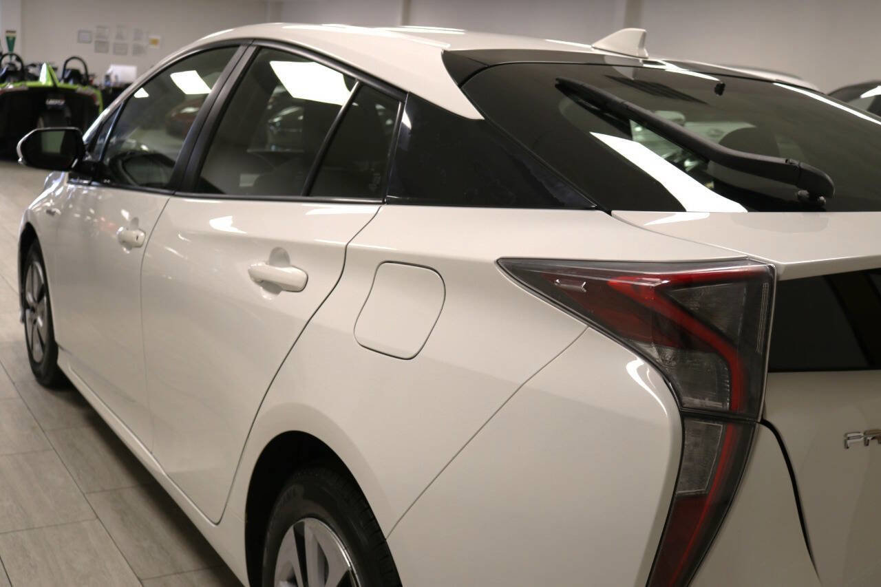 Used 2018 Toyota Prius Three image 86