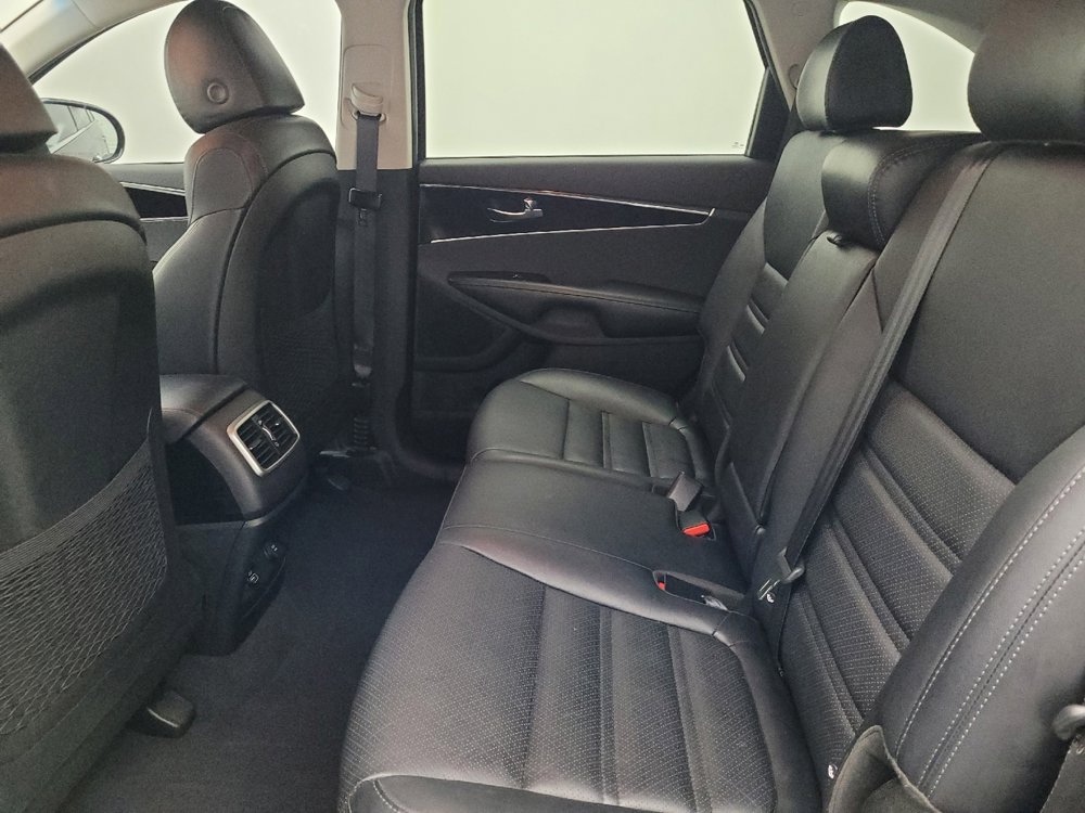 Used 2019 Kia Sorento EX image 18