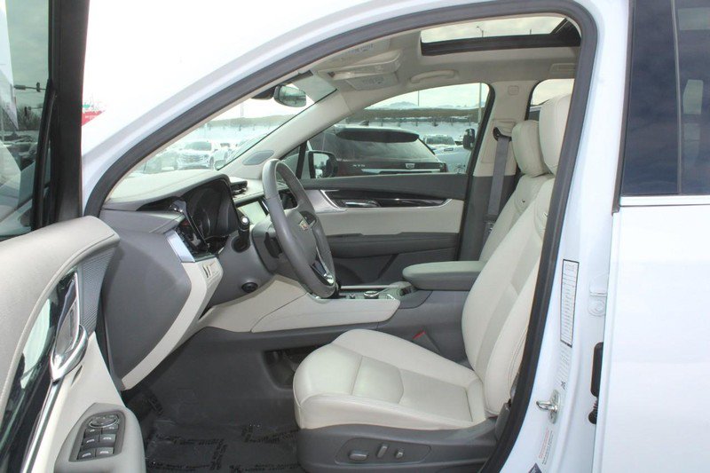 Used 2024 Cadillac XT6 Premium Luxury AWD/4WD image 14