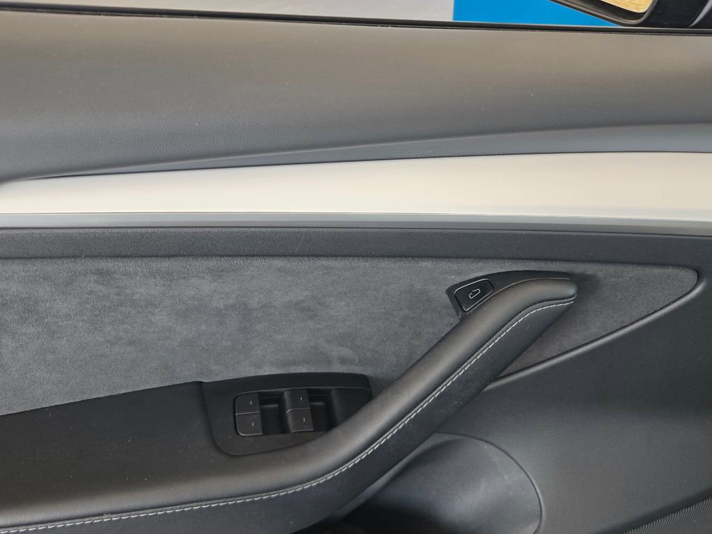 Used 2023 Tesla Model 3 Standard Range image 20