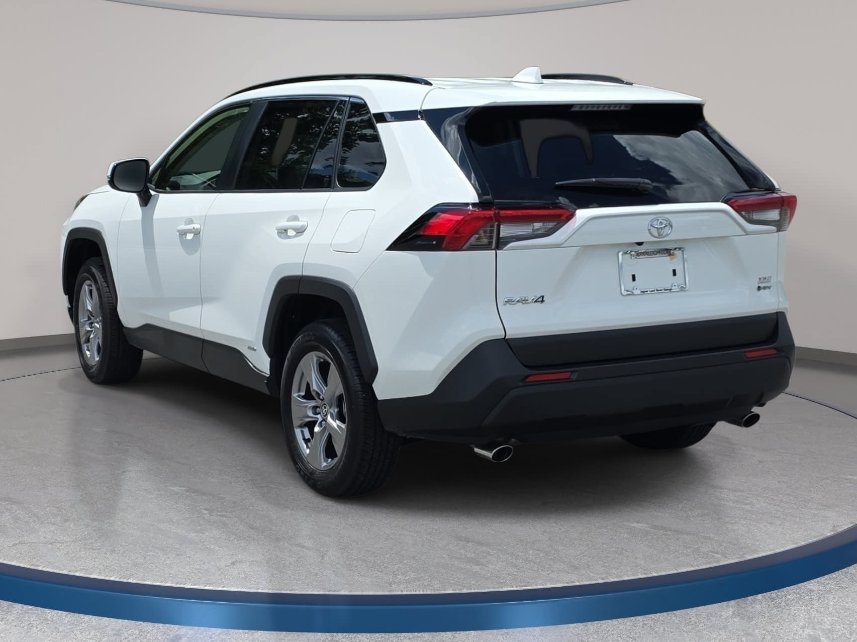 Used 2025 Toyota RAV4 XLE w/ Convenience Package AWD/4WD image 7