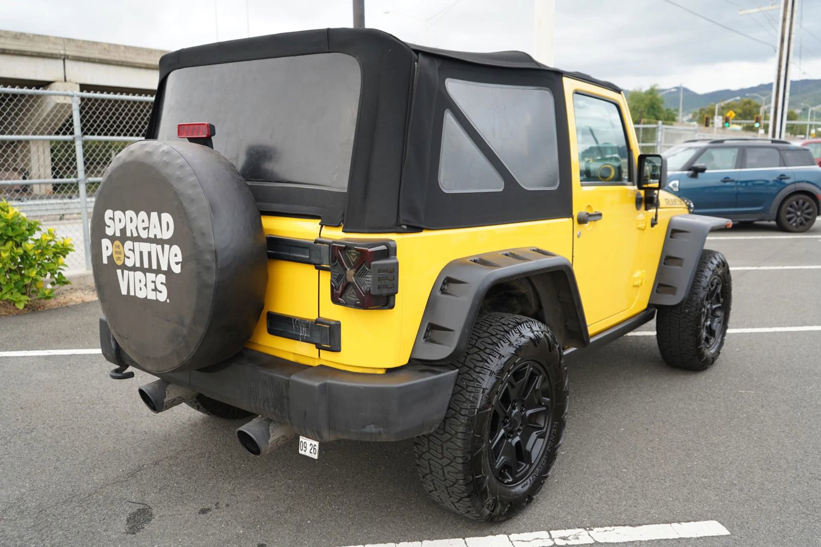 Used 2015 Jeep Wrangler Rubicon w/ Power Convenience Group image 21