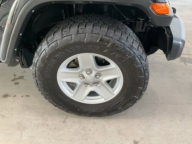Used 2023 Jeep Gladiator Sport AWD/4WD image 24