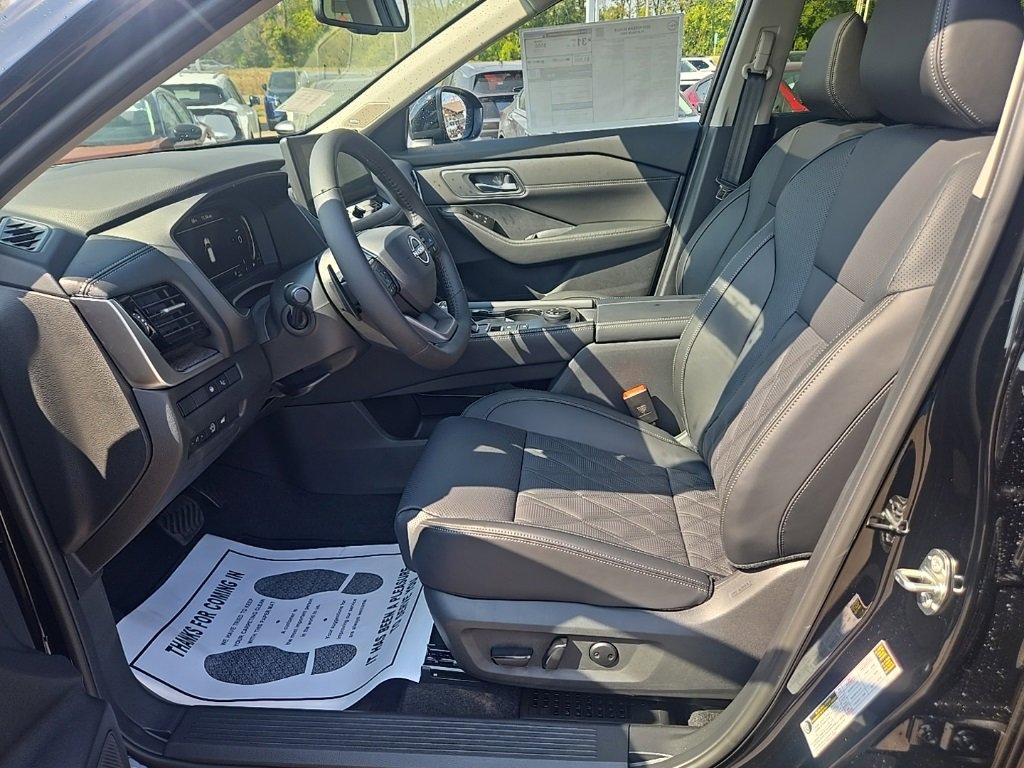 New 2026 Nissan Rogue Platinum w/ Platinum Premium Package image 9