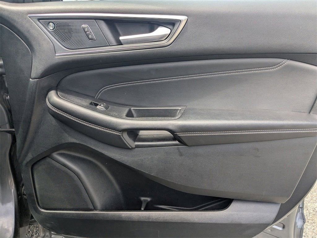 Used 2024 Ford Edge Titanium image 35