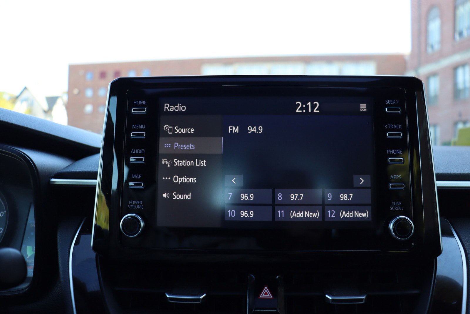 Used 2020 Toyota Corolla SE w/ SE Premium Package FWD image 30