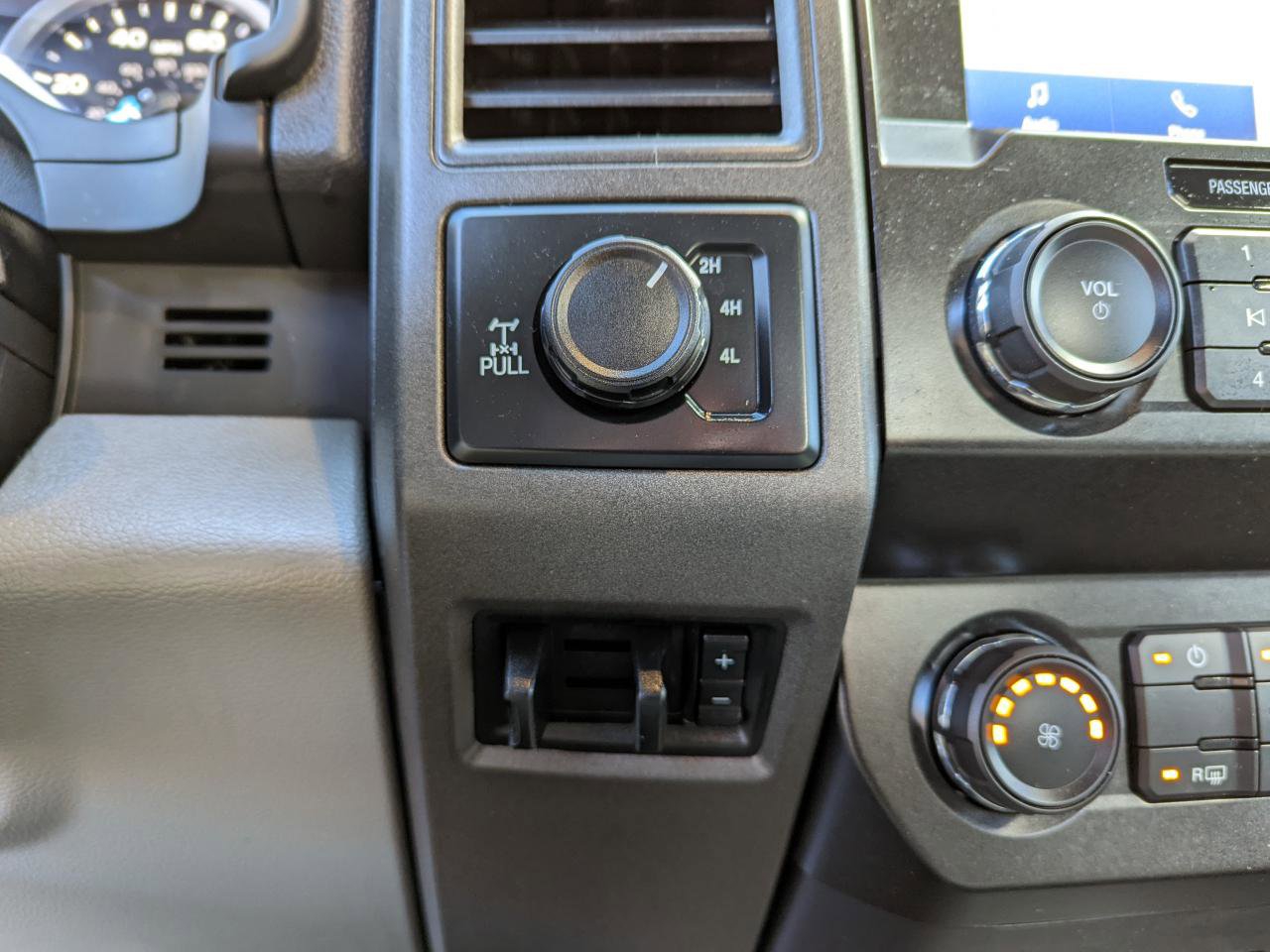 Used 2022 Ford F250 XL w/ Power Equipment Group image 22