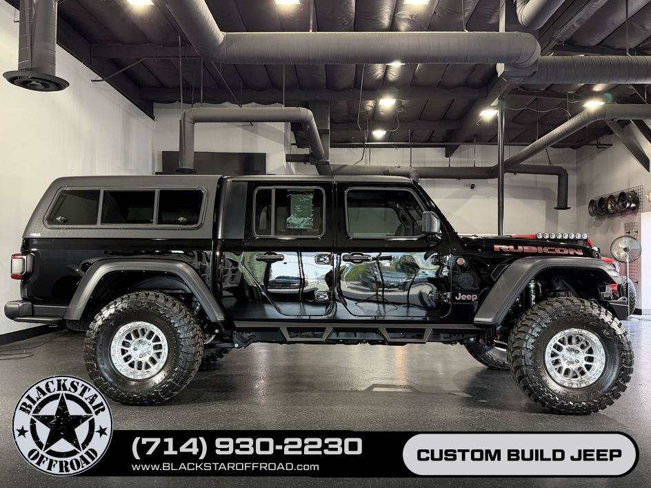 Used 2024 Jeep Gladiator Rubicon w/ Technology Group AWD/4WD image 1