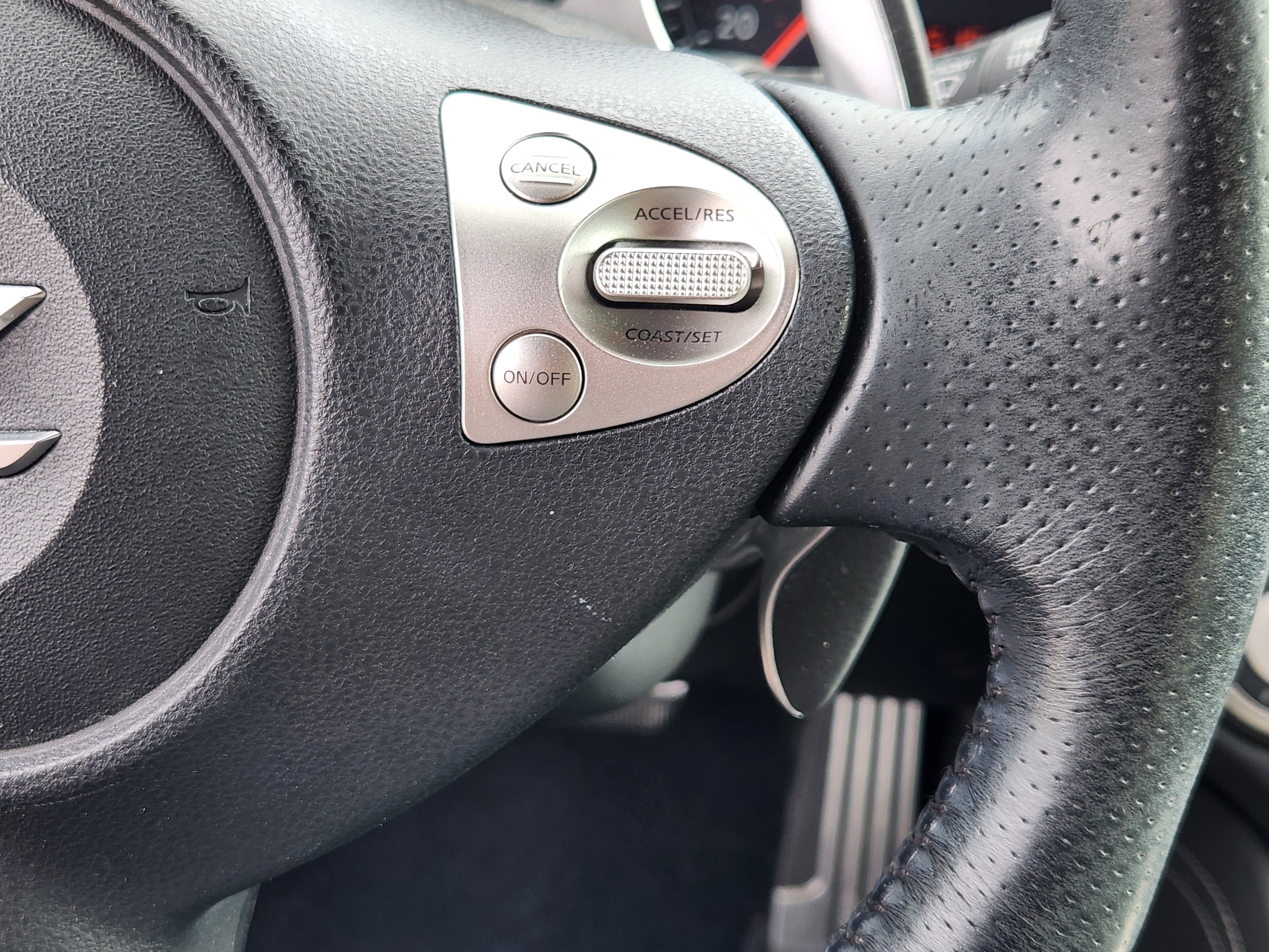 Used 2009 Nissan 370Z Touring w/ Sport Pkg RWD image 22