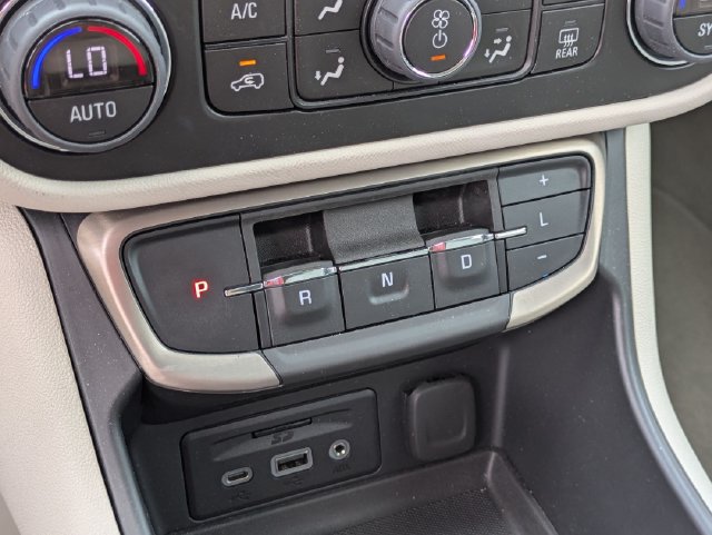 Used 2022 GMC Terrain Denali w/ Denali Premium Package AWD/4WD image 25