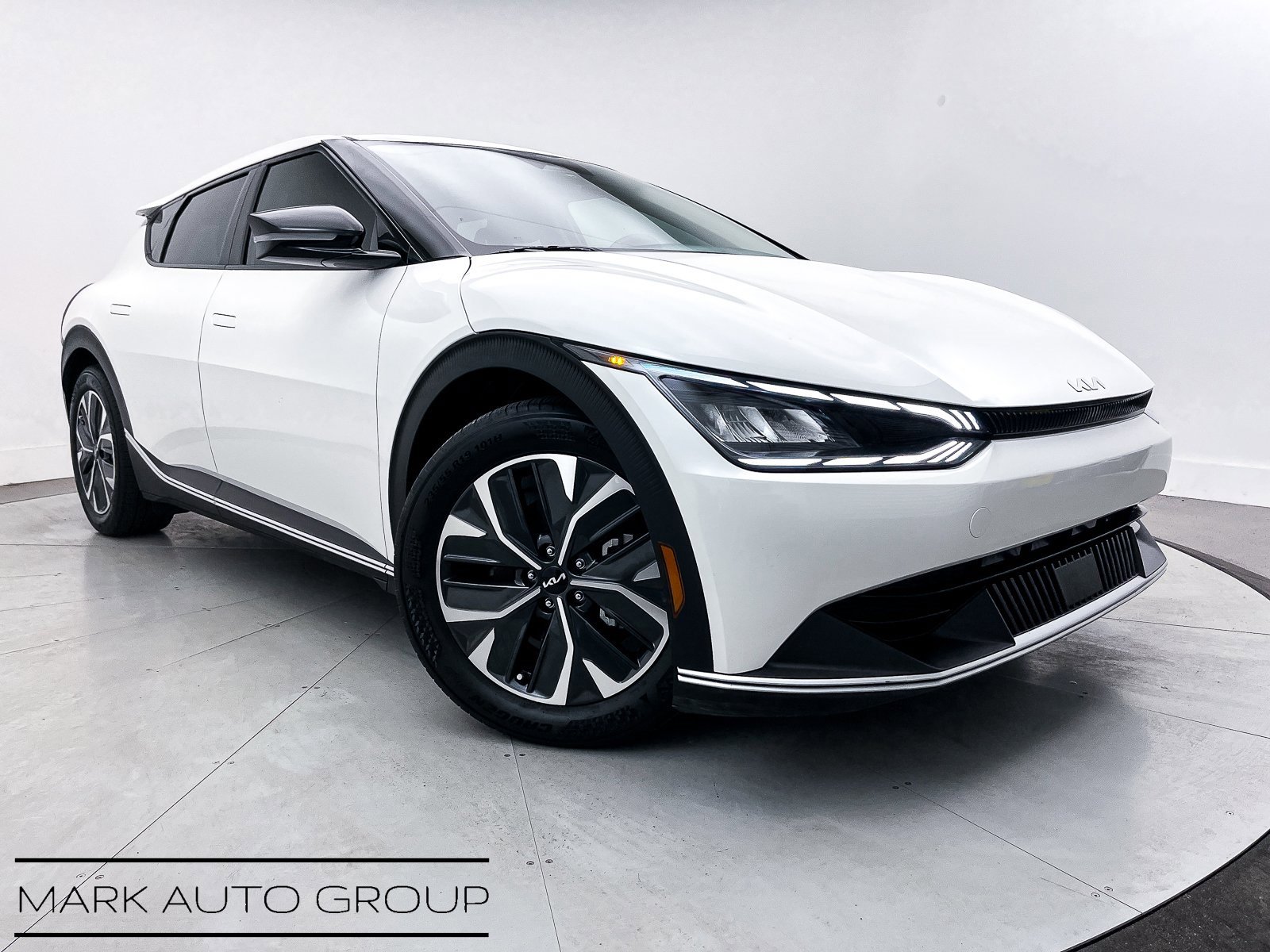 Used 2023 Kia EV6 Light image 1