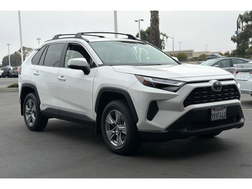 Used 2025 Toyota RAV4 XLE w/ Convenience Package image 2