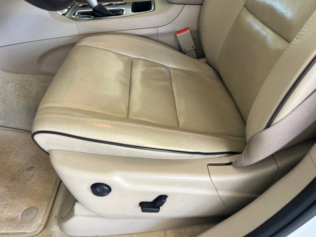 Used 2018 Jeep Grand Cherokee Overland RWD image 16