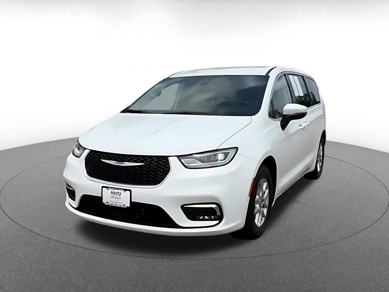 Used 2023 Chrysler Pacifica Touring-L FWD image 7