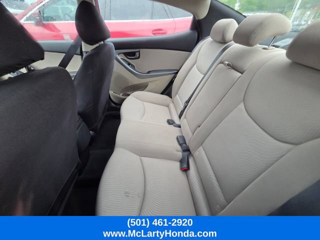 Used 2016 Hyundai Elantra SE w/ Option Group 02 FWD image 9