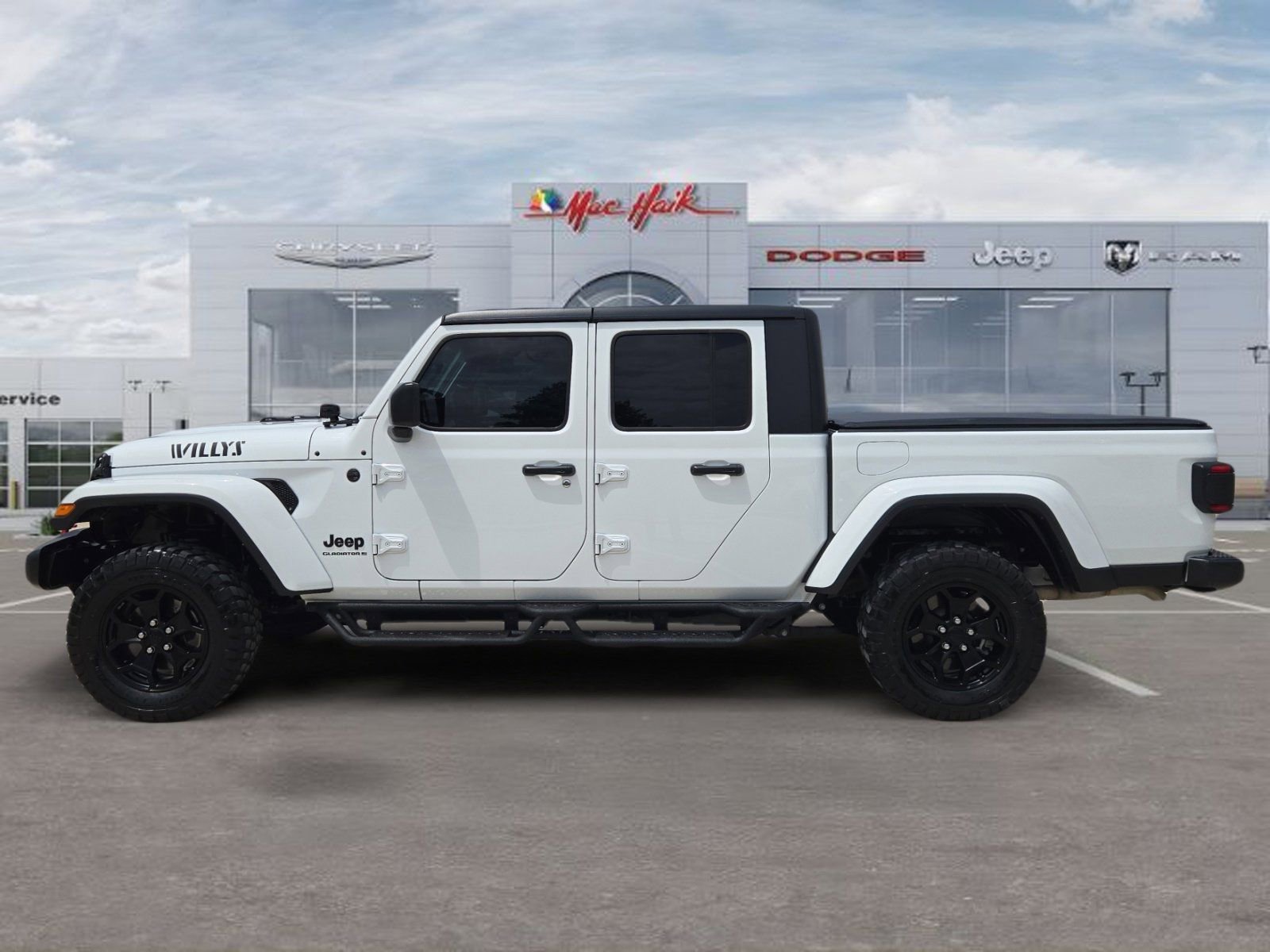 Used 2023 Jeep Gladiator Willys image 2