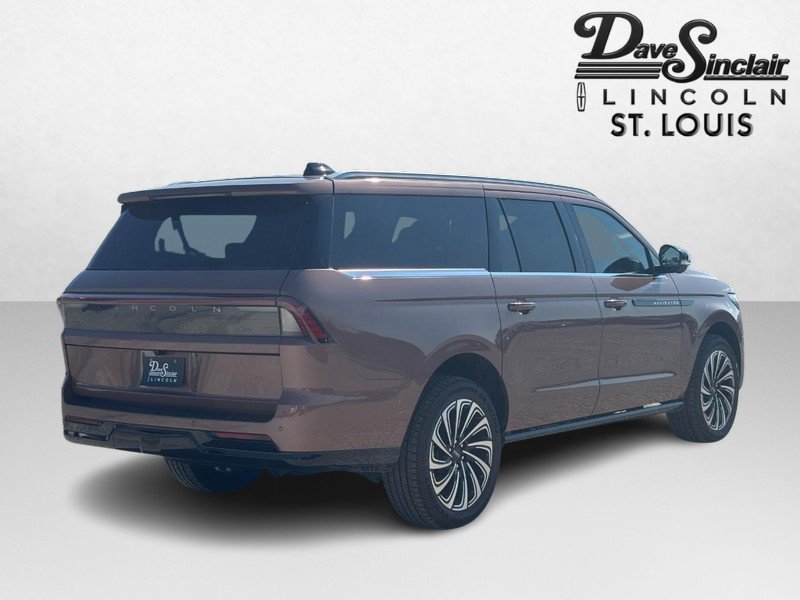 New 2026 Lincoln Navigator L Black Label AWD/4WD image 3
