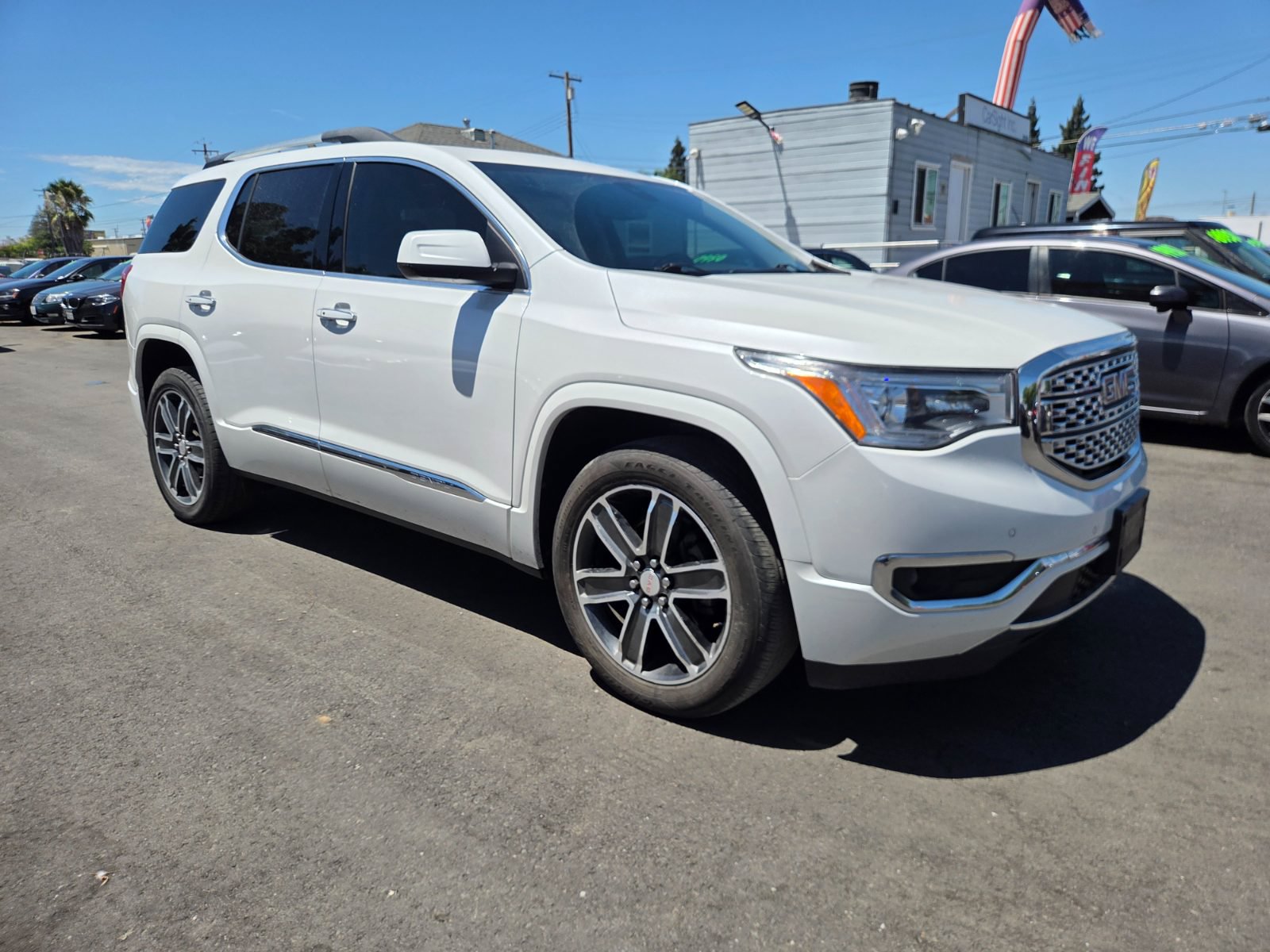 Used 2018 GMC Acadia Denali w/ Technology Package AWD/4WD image 5