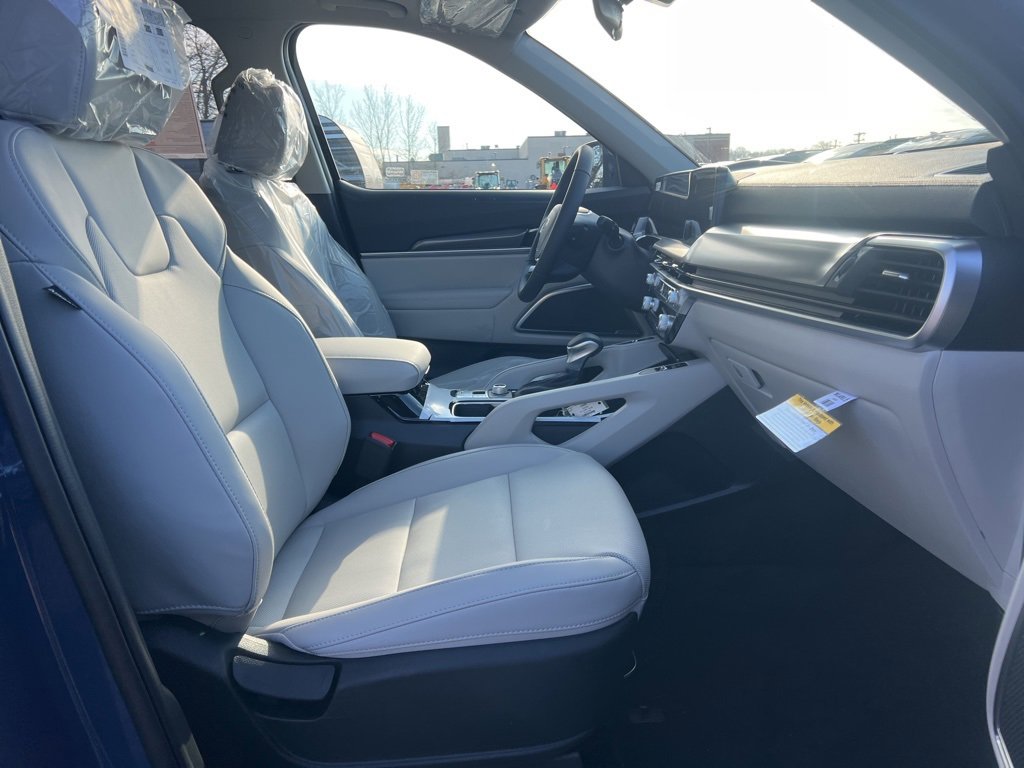 New 2025 Kia Telluride S image 15