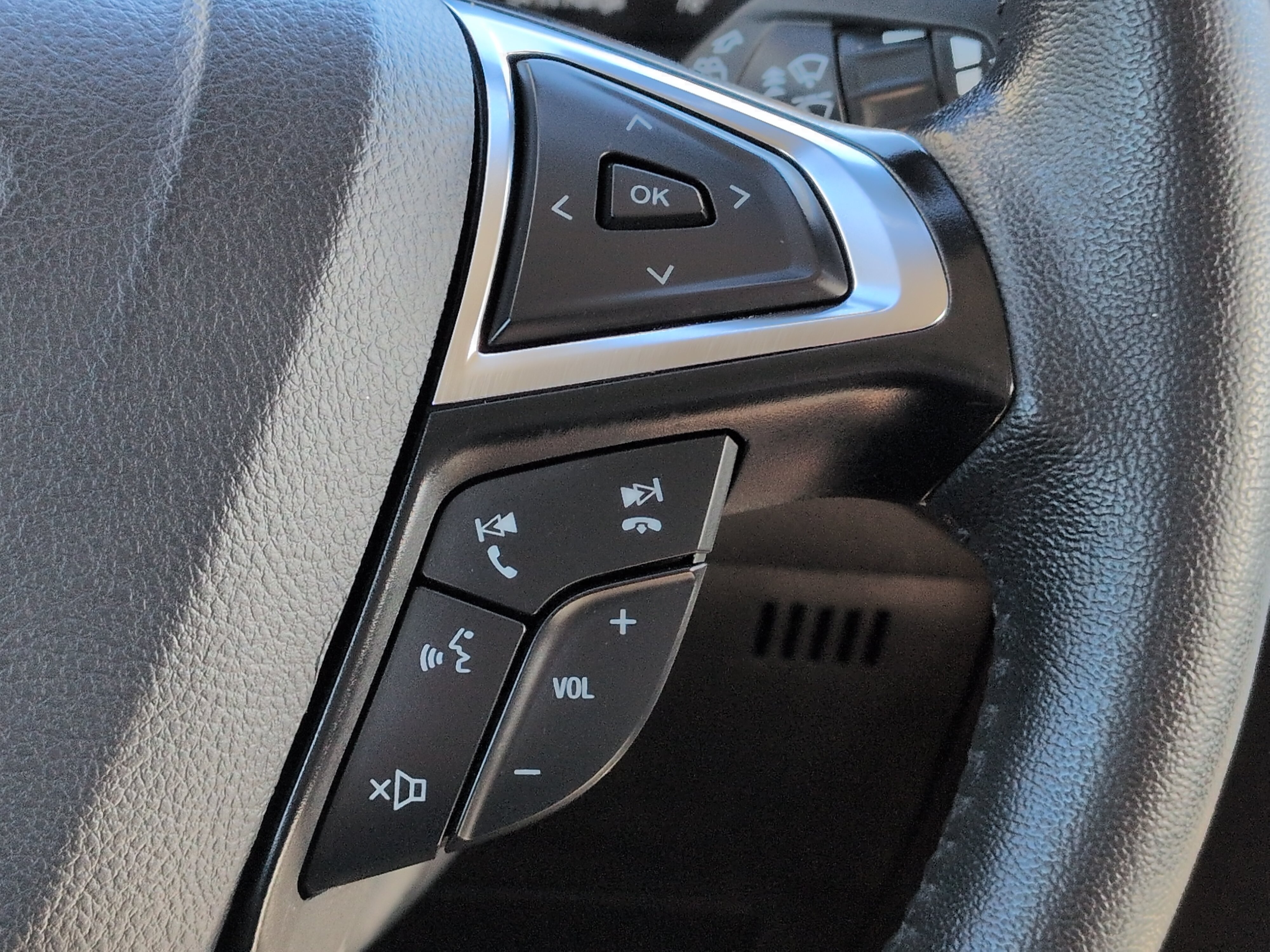 Certified 2024 Ford Edge SEL AWD/4WD image 23
